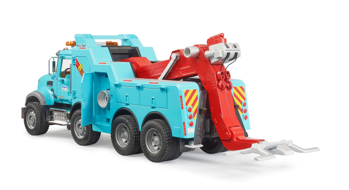 Bruder Mack Granite Heavy Tow