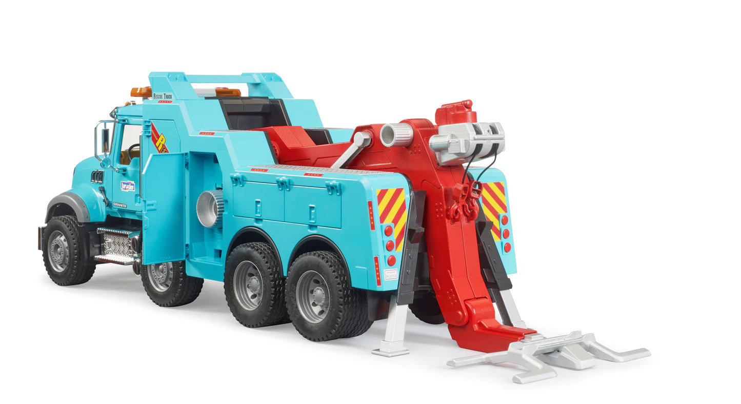 Bruder Mack Granite Heavy Tow